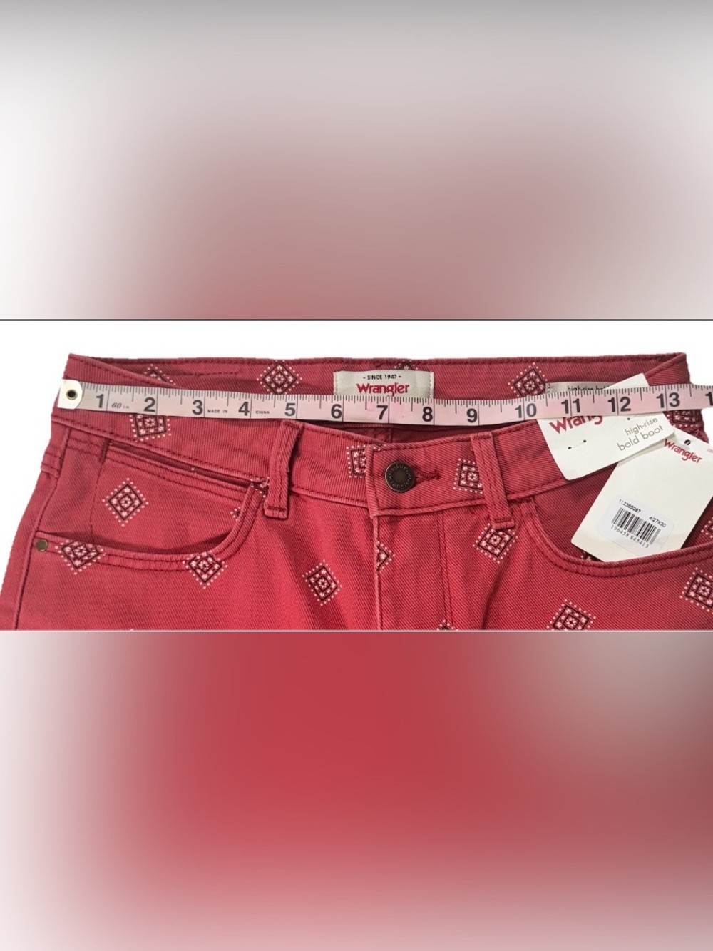 Wrangler Women’s Bandana Print Red High Rise Western Boot Cut Jeans Size 4|27X30 - Picture 9 of 10